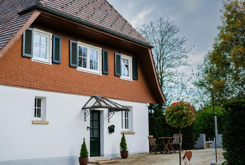 Exklusives Ferienhaus Am Waldrand Mit Whirlpool Und Sauna Villa Schonach im Schwarzwald Eksteriør bilde