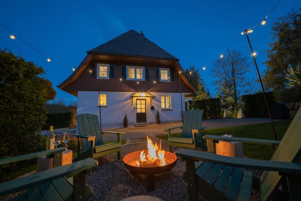 Exklusives Ferienhaus Am Waldrand Mit Whirlpool Und Sauna Villa Schonach im Schwarzwald Eksteriør bilde